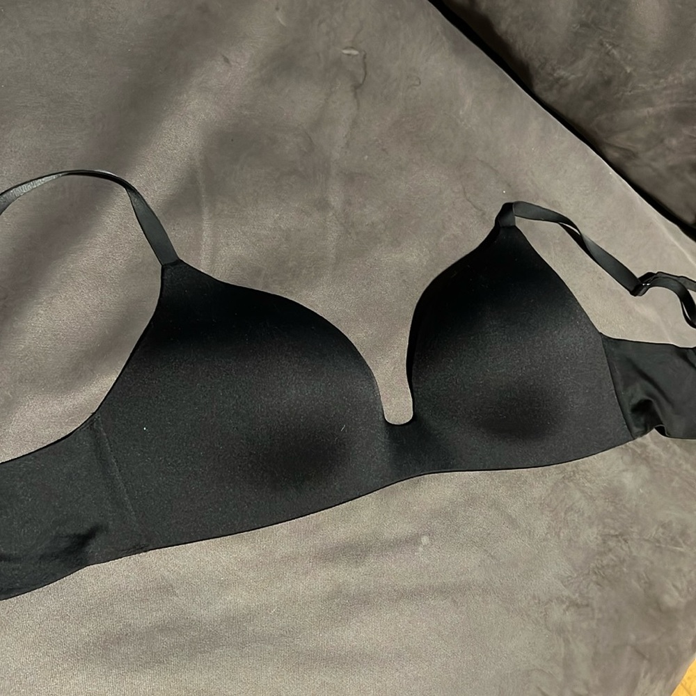 Uniqlo bra never worn